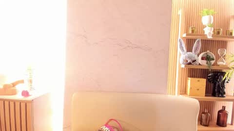 zihaadams_ online show from March 22, 2026, 8:01 pm