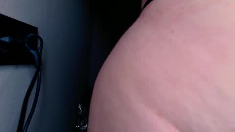 zinacorleone online show from December 9, 2024, 1:55 pm