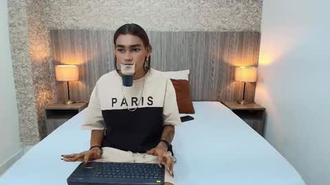 Snapshot of zoe_bermudez chatting on December 15, 2025, 11:25 am Zoe online show from December 15, 2025, 11:25 am