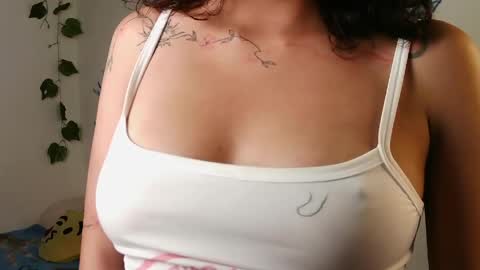 zoe_ch_ online show from April 28, 2026, 10:48 pm