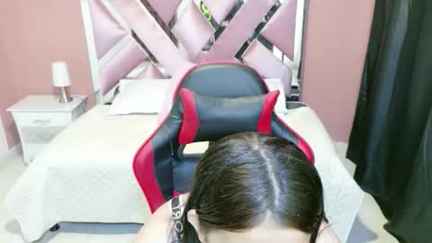 zoe online show from April 7, 2026, 12:27 pm