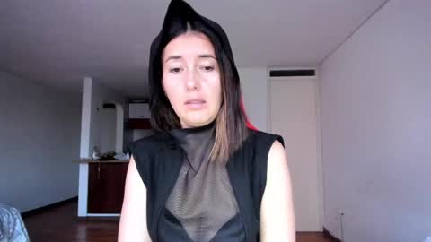 Snapshot of zoe_jeane_beker chatting on February 25, 2025, 12:14 am ZOE online show from February 25, 2025, 12:14 am