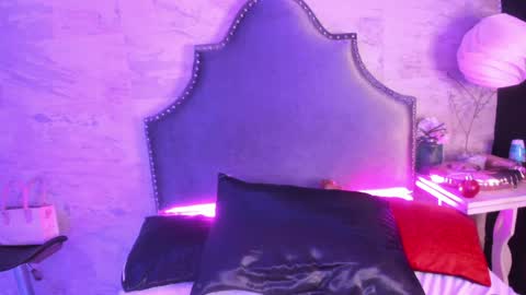 Snapshot of zoe_kravitx chatting on December 20, 2024, 10:38 am CAMILA online show from December 20, 2024, 10:38 am