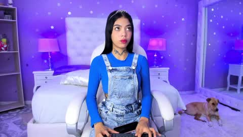 Snapshot of zoe_kravitx chatting on February 4, 2025, 7:40 am CAMILA online show from February 4, 2025, 7:40 am