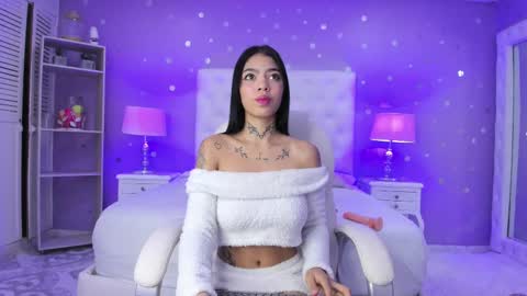 Snapshot of zoe_kravitx chatting on February 10, 2025, 9:25 am CAMILA online show from February 10, 2025, 9:25 am