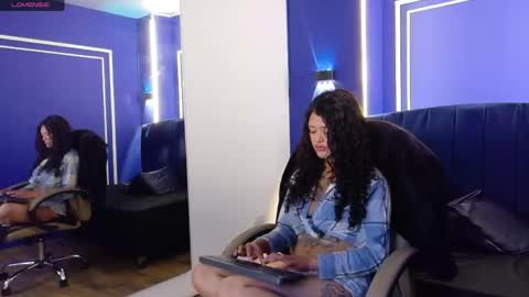zoe  online show from March 23, 2026, 3:32 am