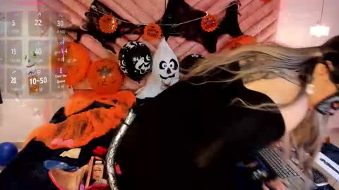 SWEET ZOE online show from October 25, 2025, 7:30 pm