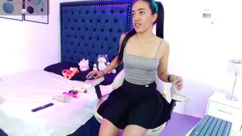 zoe  online show from May 20, 2026, 7:42 pm