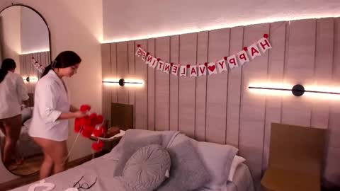 zoe_mhendez online show from February 14, 2026, 12:02 pm