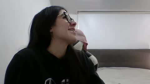 Snapshot of zoe_mill33r chatting on November 14, 2025, 6:50 pm Zoe online show from November 14, 2025, 6:50 pm