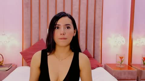Snapshot of zoe_monrow chatting on May 20, 2026, 1:39 pm Zoe Monrow online show from May 20, 2026, 1:39 pm