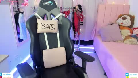 zoe_sullivan_ online show from February 4, 2026, 9:15 am