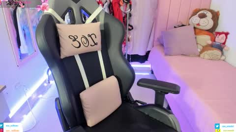 zoe_sullivan_ online show from February 9, 2026, 9:24 am