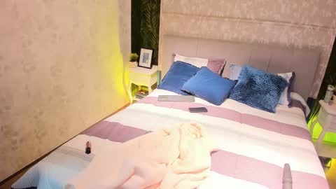 Snapshot of zoee_15 chatting on January 10, 2026, 3:30 am Zoe online show from January 10, 2026, 3:30 am