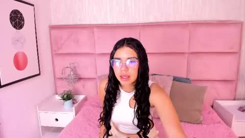 zoee_jhonson online show from June 15, 2026, 2:41 pm