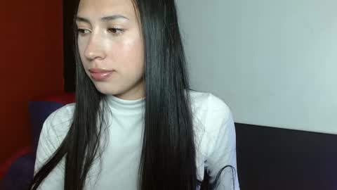 Laura  online show from December 10, 2024, 4:02 am