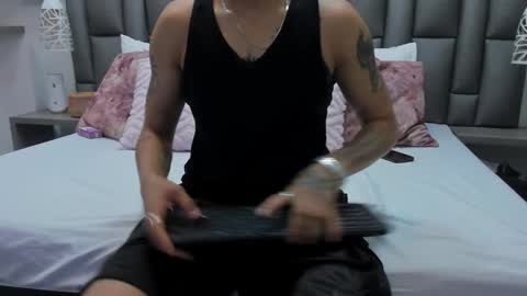 Zoe Krug online show from February 23, 2026, 12:24 pm