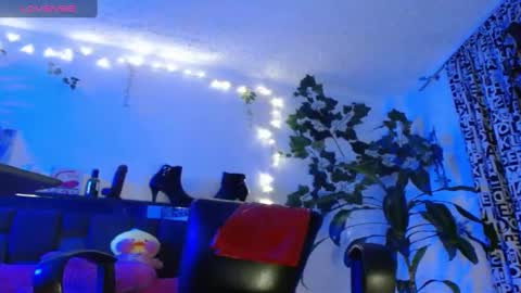 zoemi online show from January 25, 2025, 9:47 am