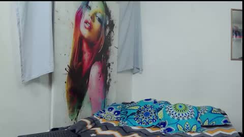 zoethorner online show from April 15, 2026, 12:01 pm