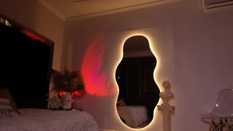 zoevidal_ online show from January 15, 2026, 11:59 am