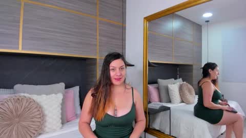 ZOE online show from November 30, 2025, 1:04 pm