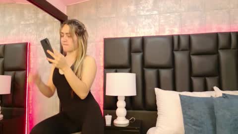 ZoeWilliis online show from September 28, 2025, 11:59 am