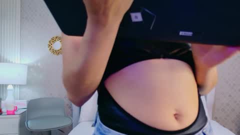ZoeWilliis online show from May 27, 2026, 12:13 pm