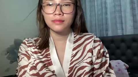 zoey_foryou online show from October 22, 2025, 1:39 am