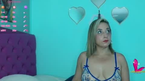 Snapshot of zoeycarter__ chatting on July 7, 2026, 7:18 pm Zoey online show from July 7, 2026, 7:18 pm