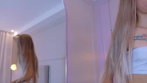 Snapshot of zoeypetit chatting on May 2, 2026, 11:59 am Zoey online show from May 2, 2026, 11:59 am
