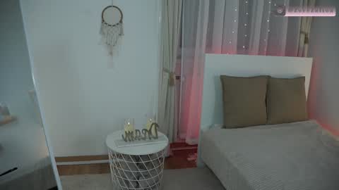 zoezolton online show from February 3, 2025, 8:57 pm