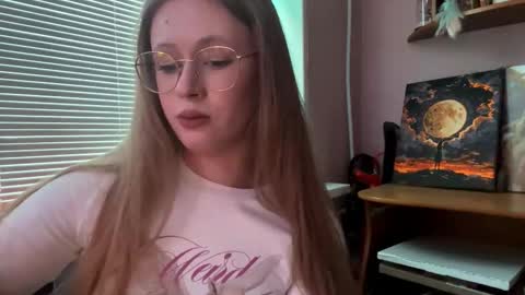 Snapshot of zofiahoetger chatting on February 19, 2026, 8:10 am Lisa online show from February 19, 2026, 8:10 am