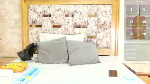 zoley  online show from November 9, 2025, 3:05 am