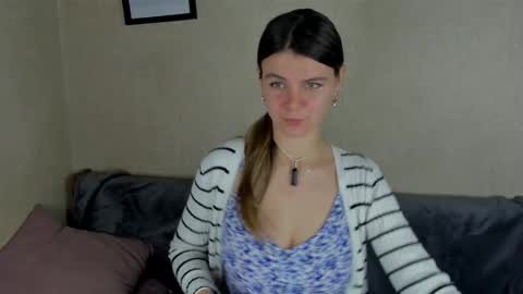 Zoriana online show from December 22, 2025, 9:23 pm