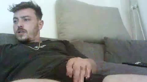 Roy online show from November 3, 2025, 7:04 pm