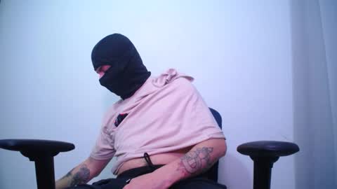 zoro_roronoa96 online show from October 17, 2025, 2:48 am