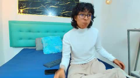     online show from November 3, 2025, 12:28 pm