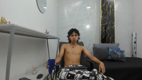     online show from November 13, 2025, 7:35 pm