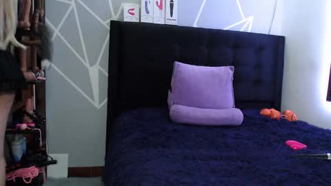 zpzphot online show from October 5, 2025, 1:15 am