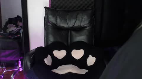 zpzphot online show from November 7, 2025, 9:59 pm