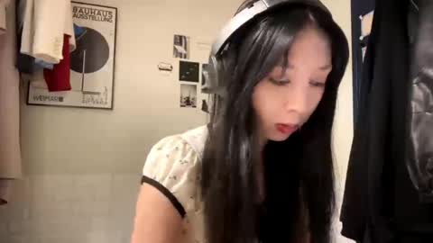 Mei online show from April 20, 2026, 10:40 am