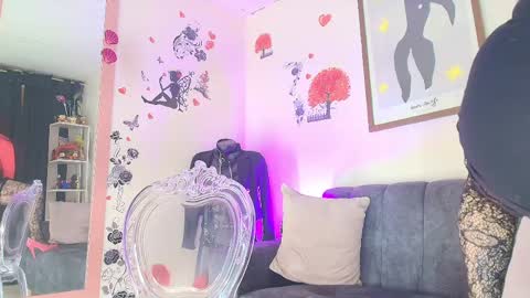 zully_green online show from June 2, 2026, 4:03 am