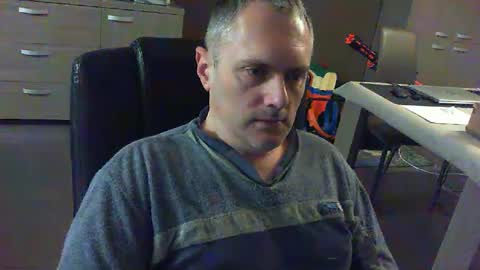 zultem online show from March 12, 2025, 4:51 am