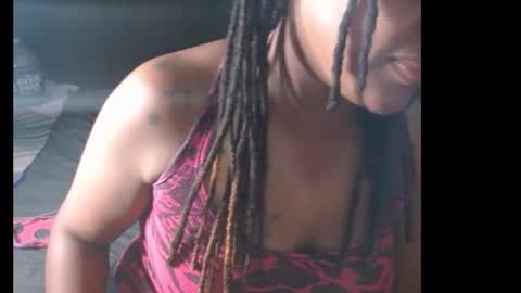 Snapshot of zuriluxe45 chatting on September 18, 2025, 6:37 am zuriluxe45 online show from September 18, 2025, 6:37 am