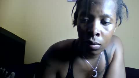 Snapshot of zurivelvetstudio chatting on June 1, 2026, 6:42 pm zurivelvetstudio online show from June 1, 2026, 6:42 pm