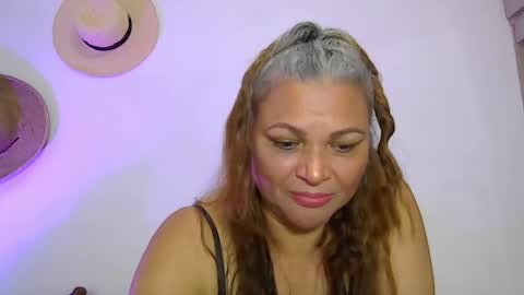 Snapshot of zyra_vex chatting on March 29, 2026, 12:10 am Zyra Vex online show from March 29, 2026, 12:10 am