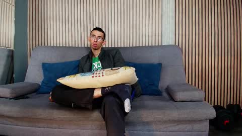 Zyro Nigth online show from December 22, 2025, 7:33 pm