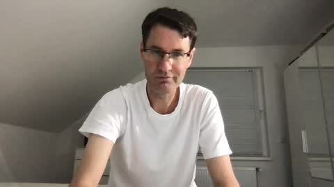 zzz123_cam online show from December 2, 2025, 4:35 pm