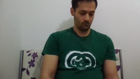 zzzzzzz41 online show from November 24, 2025, 1:33 pm