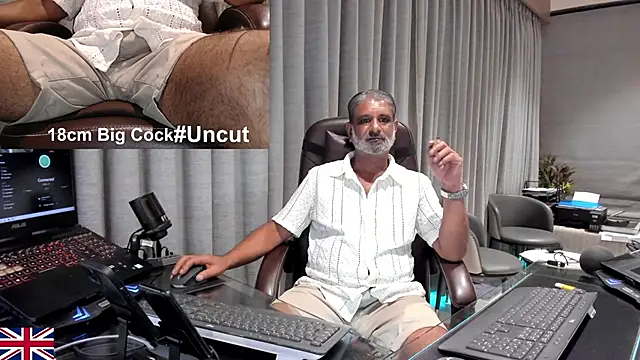 Snapshot of OnlineBossUK chatting on May 29, 2026, 7:01 pm OnlineBossUK online show from May 29, 2026, 7:01 pm